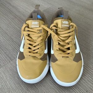 Men’s UltraRange VR3 Vans - like New!